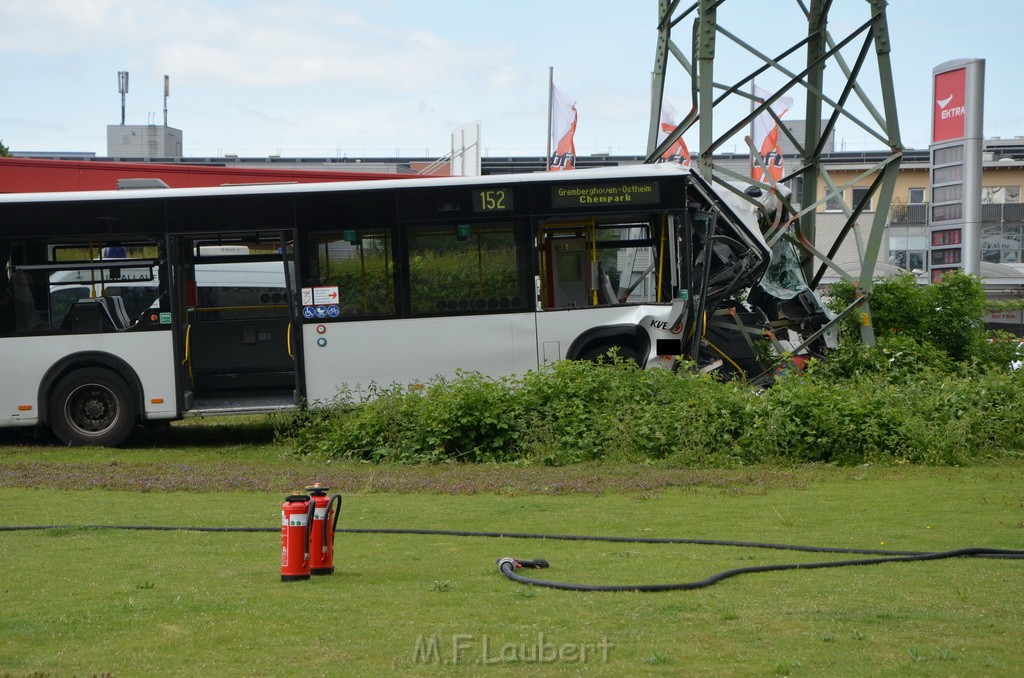 Schwerer Bus Unfall Koeln Porz Gremberghoven Neuenhofstr P323.JPG - Miklos Laubert